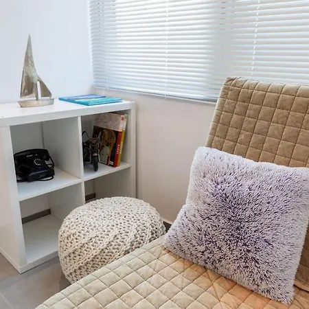 86 Modern N Cozy Aprt Close To The Old Town Apartment *